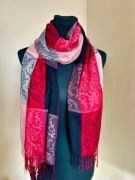 Damski szalik 180x70 czarny czerwony 