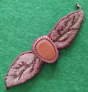 Ręcznie wykonana bransoletka z koralików – unikatowy design