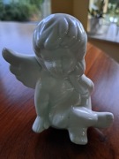 Ceramiczny biały aniołek 