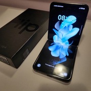 Samsung Galaxy Z Flip 4 256GB IDEALNY