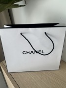 CHANEL duża biała torba prezentowa oryginalna czarne Logo 30/ 25/ 13 cm