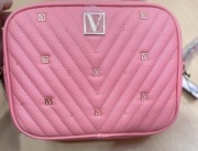 Różowa torebka Victoria’s Secret 