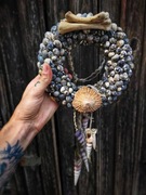 Wianek na drzwi z muszli 