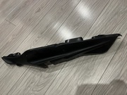 Yamaha MT-07 Cyklop 2023 Owiewka Ogon tył zadupek wypełnienie lewe.