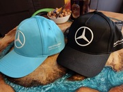 Dwie czapeczki z Daszkiem firmy Mercedes Benz 