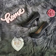 Nowe czarne szpilki 39