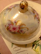 Porcelana. Maselniczka