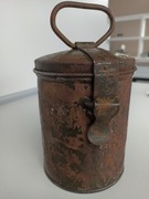 Taborowa puszka na smar-wyposażenie przodków do armat Bofors.