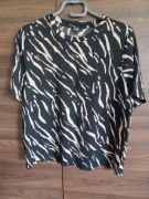 C&A Bluzka kremoworązowy-czarny motyw graficzny r. XL