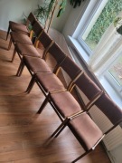 Solidne kultowe, krzesła z czasów PRL tapicerowane, brąz–nowa tapicerka