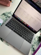 MacBook Pro 13 stan idealny, TouchBar, Retina