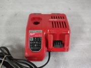 Ładowarka szybka akumulatorów baterii Milwaukee M12-18FC 2025rok stan BDB