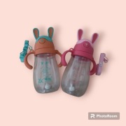 Bidon z uszami zajączek na pasku rózne kolory