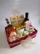 Personalizowany box, kosz prezentowy na urodziny, rocznicę, ślub, roczek