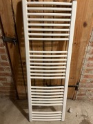 Grzejnik łazienkowy 130 na 45 cm zdjęty z nowego mieszkania