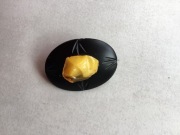 zapinka z bursztynem