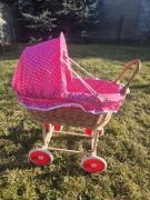 Wózek wiklinowy dla lalek 