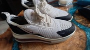 Buty sportowe firmy NIKE model 720 Air