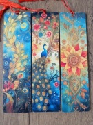3 duże drewniane zakładki do książek. Paw i kwiaty