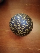 Bombka choinkowa szklana 10 cm. Zdobiona