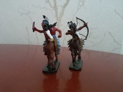 Indianie Apacze konni wojownicy figurki z PRL 