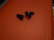 Uniwersalne pokretła z ze znacznikiem zielonym.