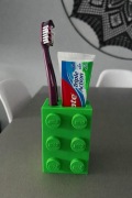 Pojemnik, kubek na szczoteczkę oraz pastę do zębów - LEGO