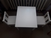 Stolik dla dzieci Ikea Kritter z krzesełkami do pokoju