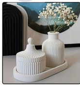 Komplet z ceramiki. Cena za komplet. .