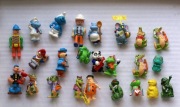 kinder niespodzianka mix figurek z lat 90- tych 62 szt. + gratis