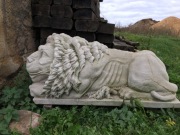 Rzeźba lwa z kamienia