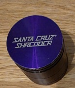 Santa Cruz Shredder Grinder młynek crusher CBD   Premium 4 cz. MEDIUM
