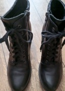 Sprzedam tanio. Skórzane botki marki Lasocki. Rozmiar  38