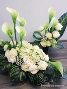 Kompozycja nagrobna z bukietem do wazonu