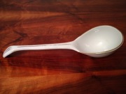Porcelanowa chochla łyżka do zupy Chodzież