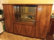 Komoda z okresu PRL w stylu vintage 