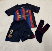 Komplet piłkarski Lewandowski FC Barcelona 128/134 getry spodenki koszulka