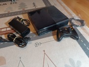 Konsola XBOX 360 E 4GB - Zestaw 