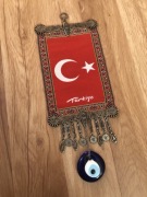 Tkana zawieszka ścienna z motywem flagi Turcji i okiem proroka