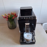 Tchibo ekspres ciśnieniowy z młynkiem do kawy i dyszą spieniającą