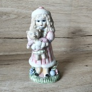 Porcelanowa figurka dziewczynka z misiem 2 