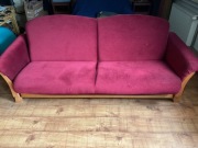 Rozkładany tapczan ze schowkiem oraz stolik