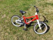 Woom 3 AUTOMAGIC czerwony – bardzo dobry stan, lekki rower dziecięcy