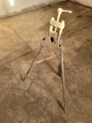 Stojak imadło do cięcia rur