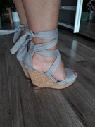 Szare wiązane buty na koturnie rozmiar 38 korkowa podeszwa deezee wysokie 