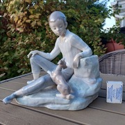 Porcelanowa figurka Lladro chłopiec z psem DUŻA
