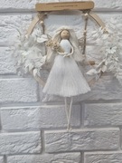 Anioł z makramy. Szerokość 25cm,  długość 25cm.  Kolor bialy