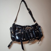 torebka na ramię galanteria stylowa akcesoria modna punk ćwieki damska