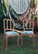 Krzesła drewniane tapicerowane rustykalne boho ślub