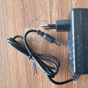 7 szt nowych zasilaczy AC 220V / DC 12V 3A